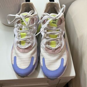 Nike React White and Lavender Sneakers CE002